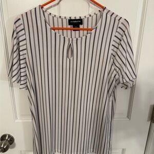 Liz Claiborne Women's Top - Black and White Stripes
